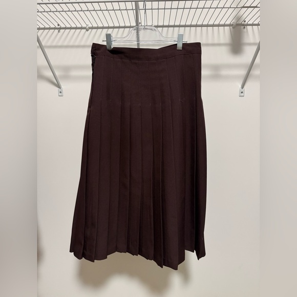 Betty Z Maroon Poly Pleated Skirt Size 16 - Picture 5 of 5